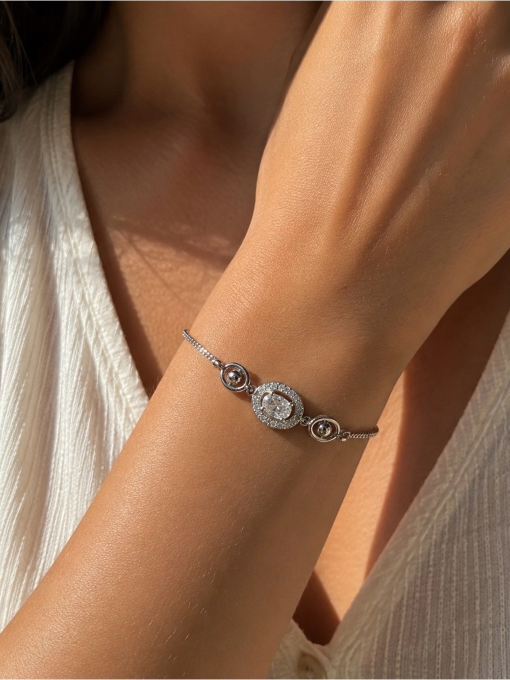 NEW! 14k white gold plated  Oval Halo Bracelet with Clear Center Stone